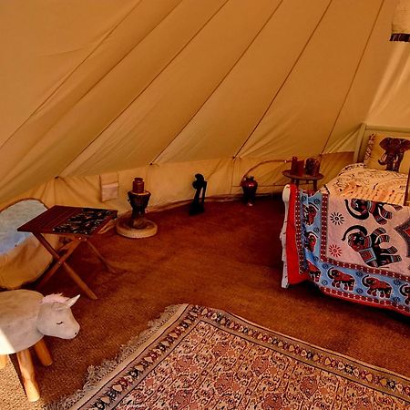 Secret Garden Glamping African Themed Tent Newark-on-Trent  ภายนอก รูปภาพ