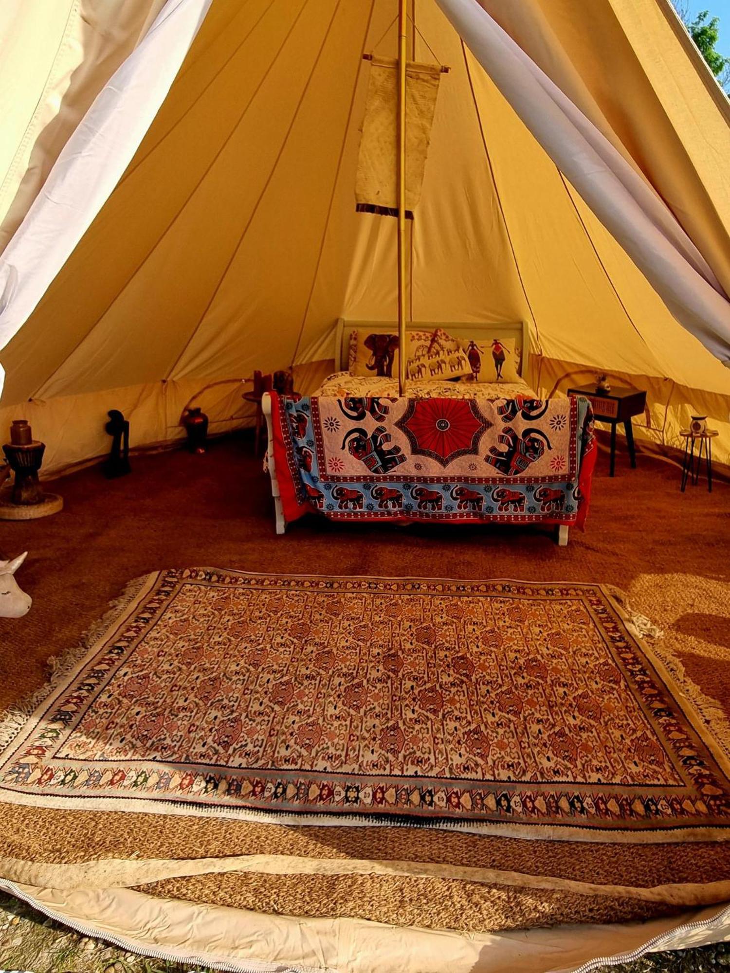 Secret Garden Glamping African Themed Tent Newark-on-Trent  ภายนอก รูปภาพ